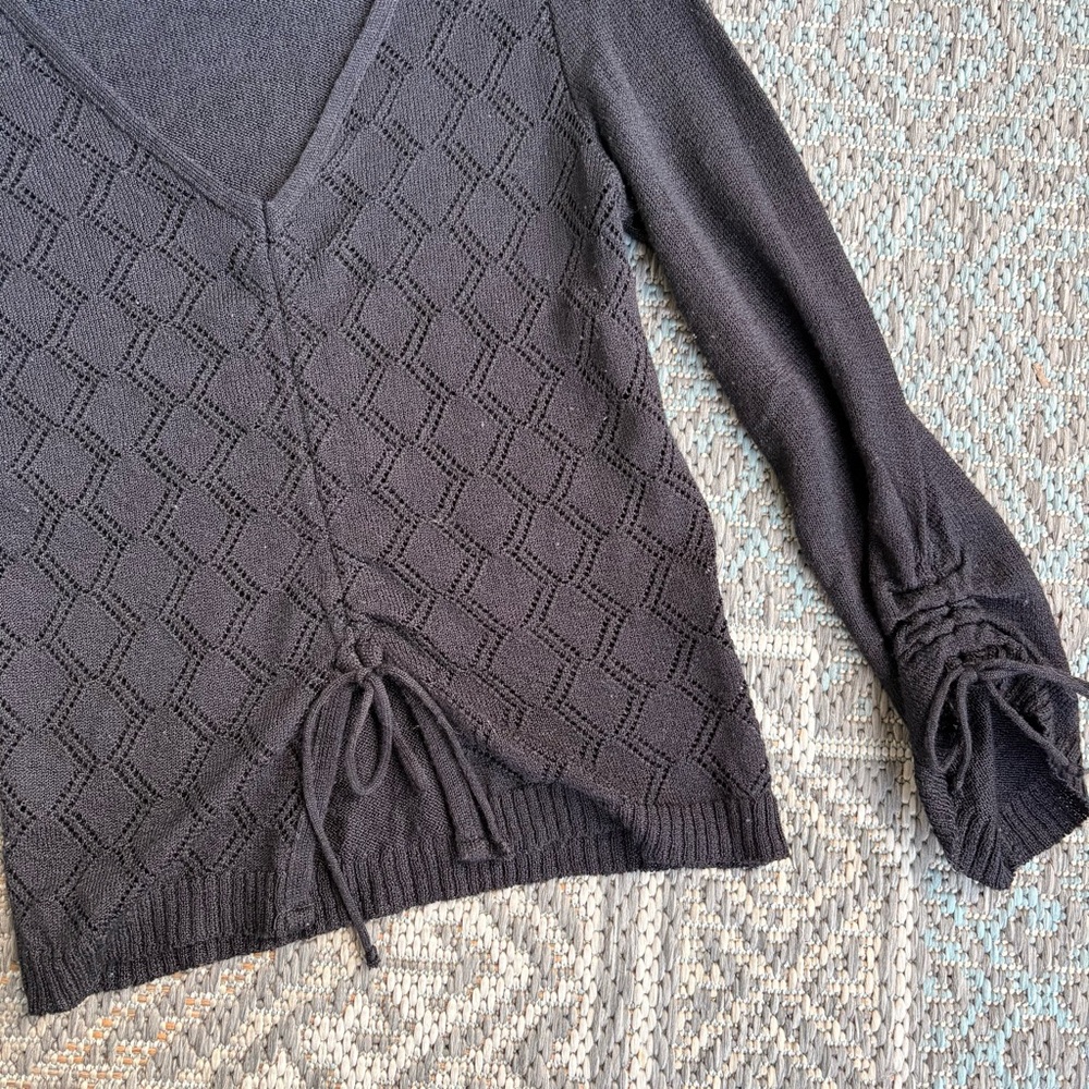 Vintage black half sleeve knit sweater top - Picture 2 of 3